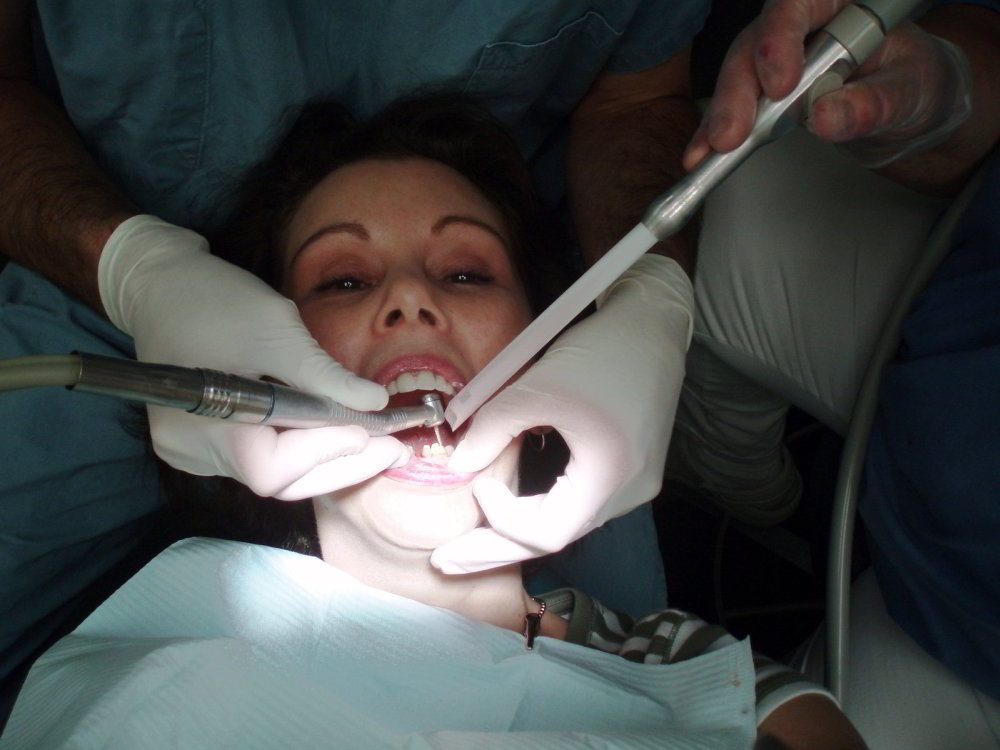 Cрочное лечение зубов